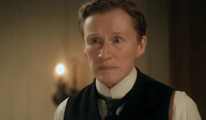 glenn close as albert nobbs - mainstream tg